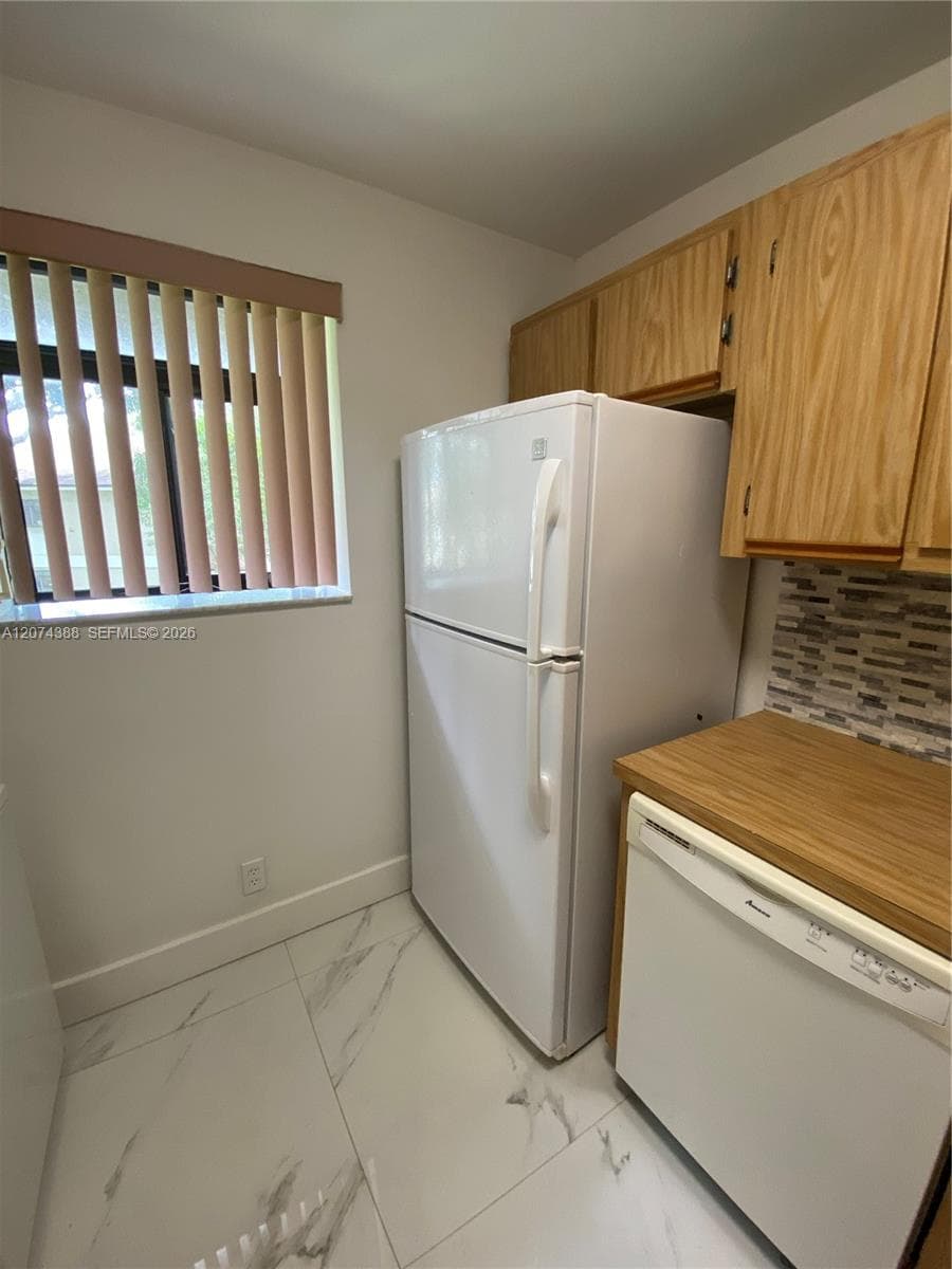 507 Gardens # 203, Pompano Beach, FL 33069 — zdjęcie 4