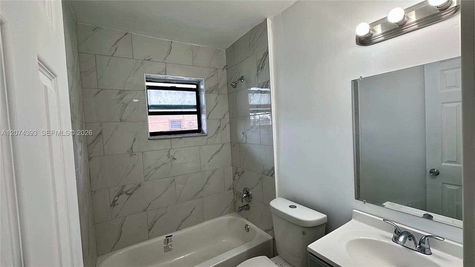 59 W 26th St # 8, Hialeah, FL 33010 — zdjęcie 2