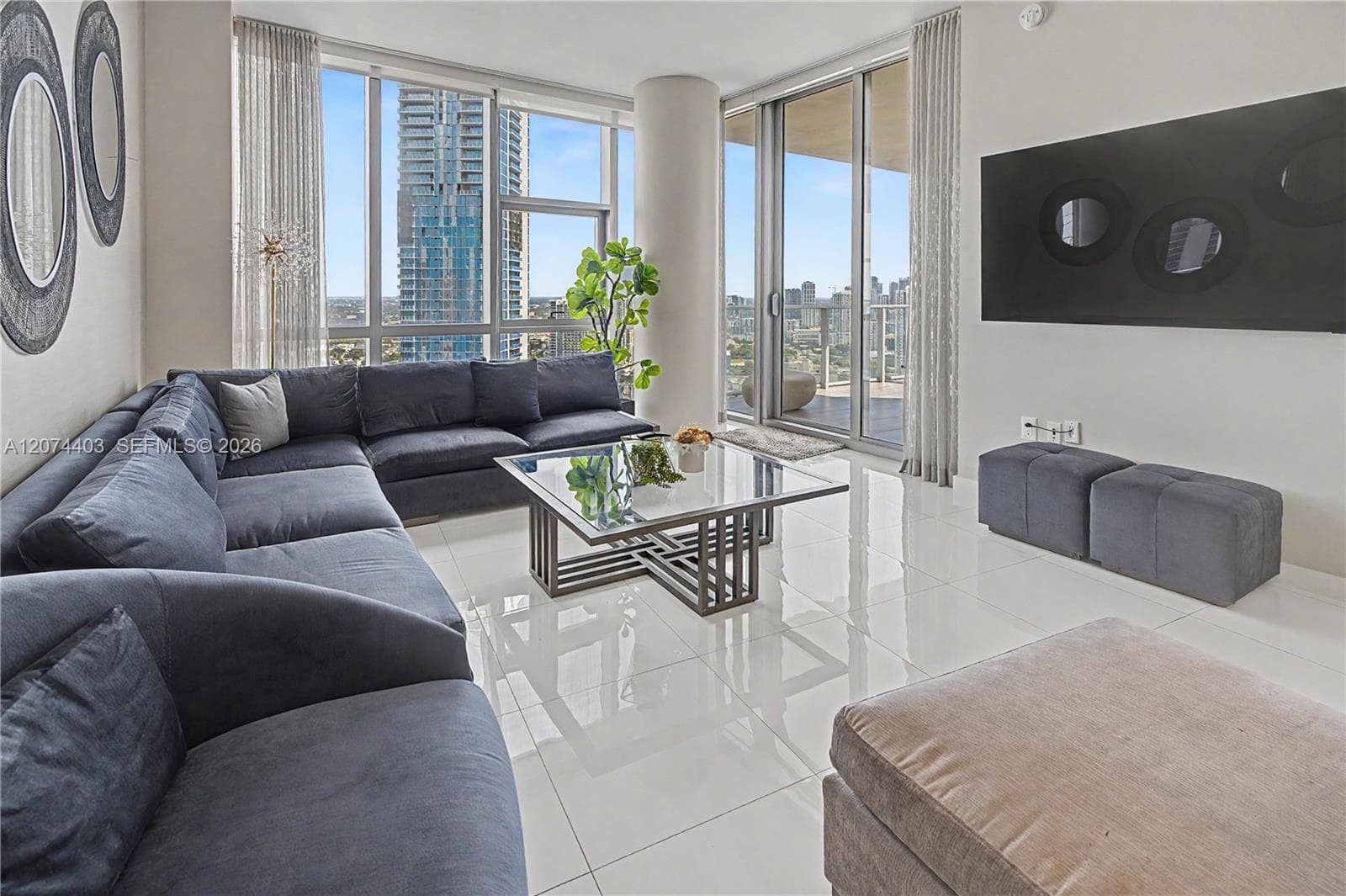 851 NE 1st Ave # 3301, Miami, FL 33132 — zdjęcie 3