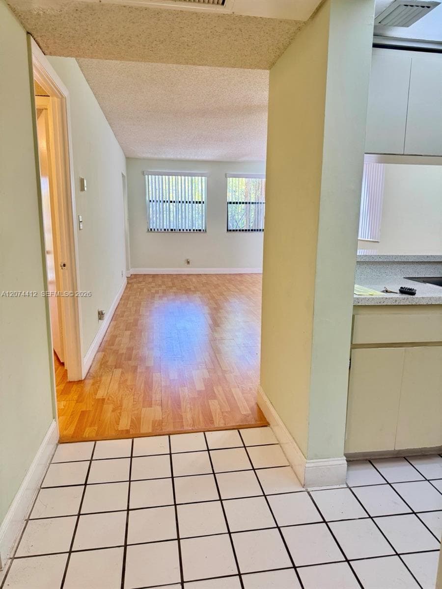 8120 Geneva Ct # 250, Doral, FL 33166 — zdjęcie 3