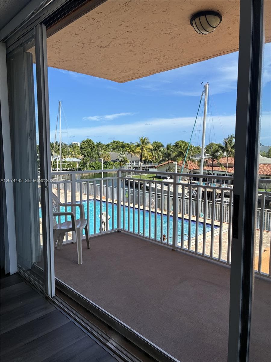 2450 NE 135th St # 209, North Miami, FL 33181 — zdjęcie 4