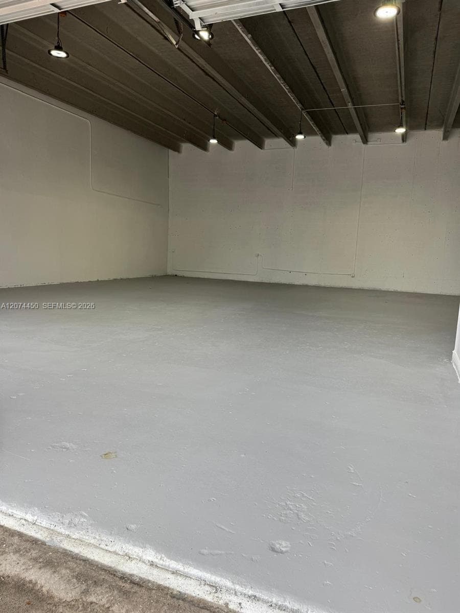 1579 W 39 pl # 1579, Hialeah, FL 33012 — zdjęcie 3