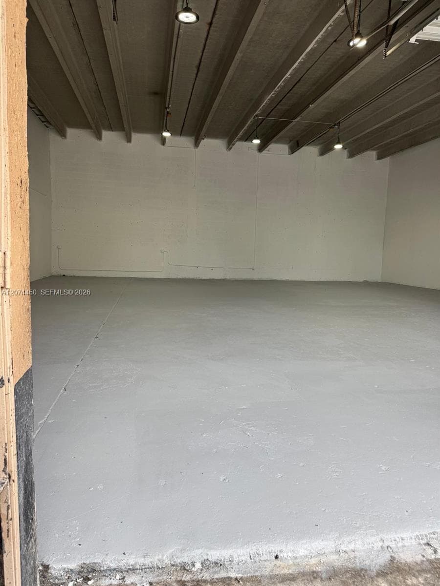 1579 W 39 pl # 1579, Hialeah, FL 33012 — zdjęcie 4