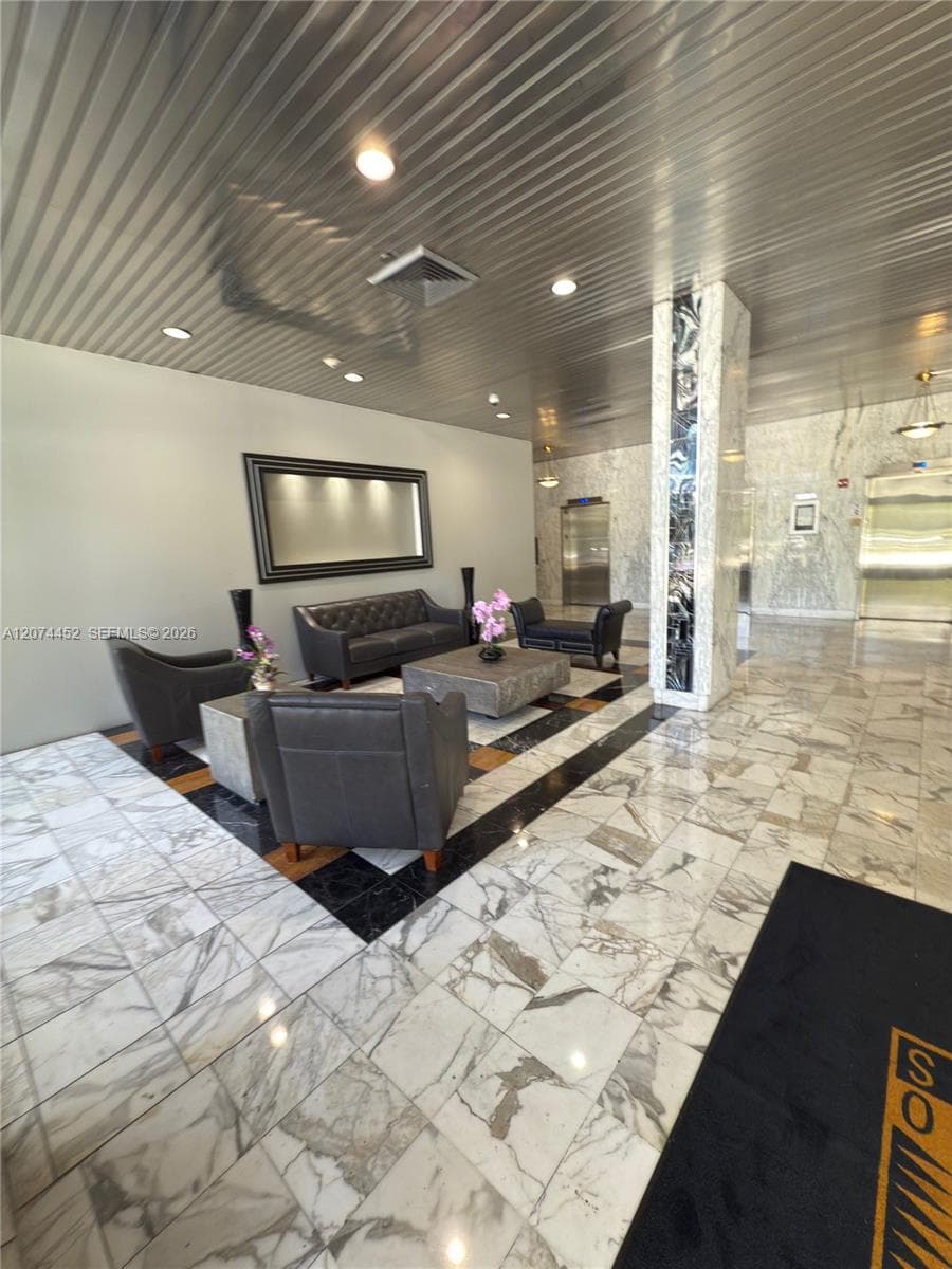 3675 N Country Club Dr # 109, Aventura, FL 33180 — zdjęcie 2