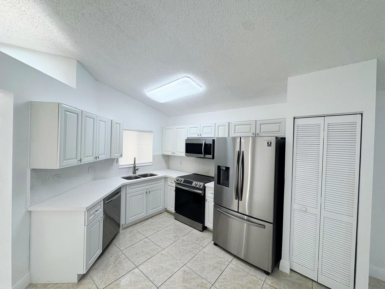 17904 SW 1st Street, Pembroke Pines, FL 33029 — zdjęcie 4