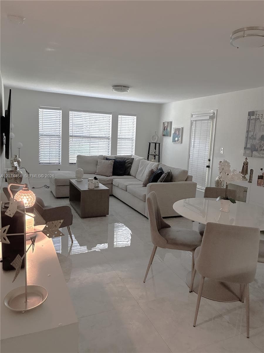 15591 SW 105th Ter # 518, Miami, FL 33196 — zdjęcie 2
