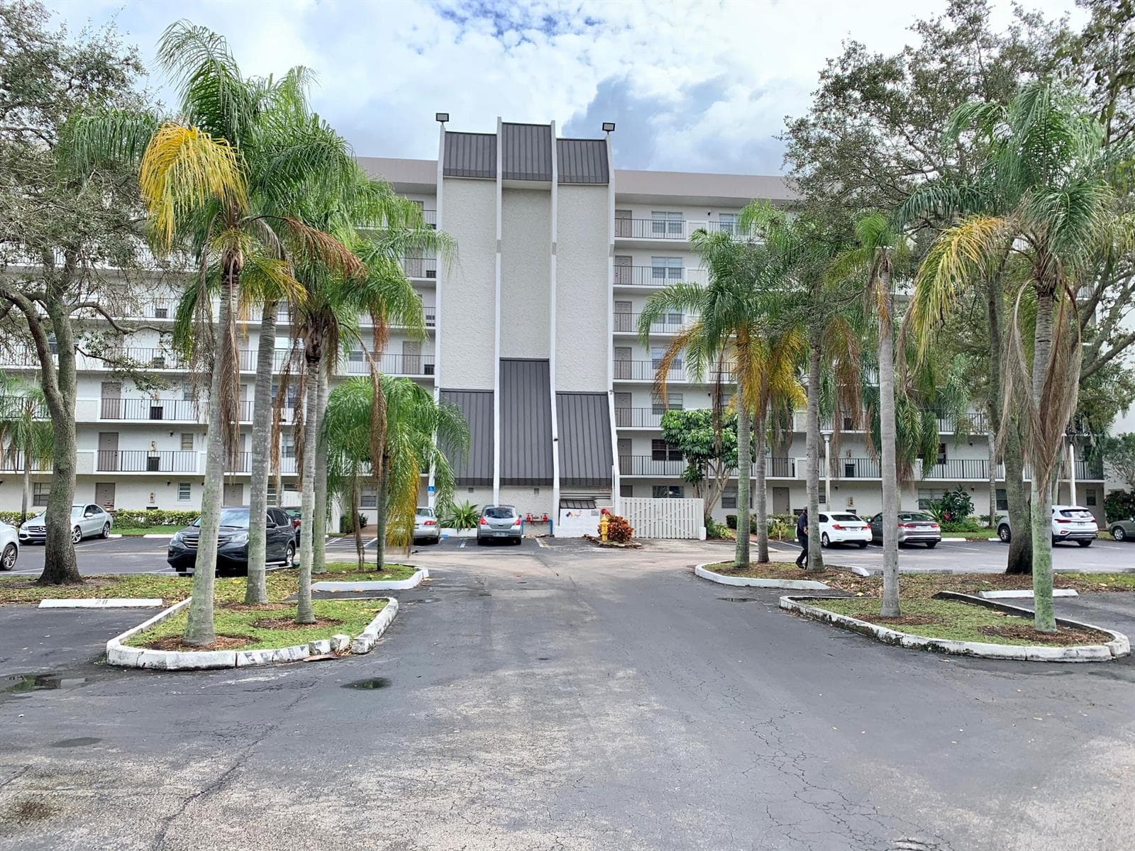 3100 W ROLLING HILLS Circle # 309, Davie, FL 33328