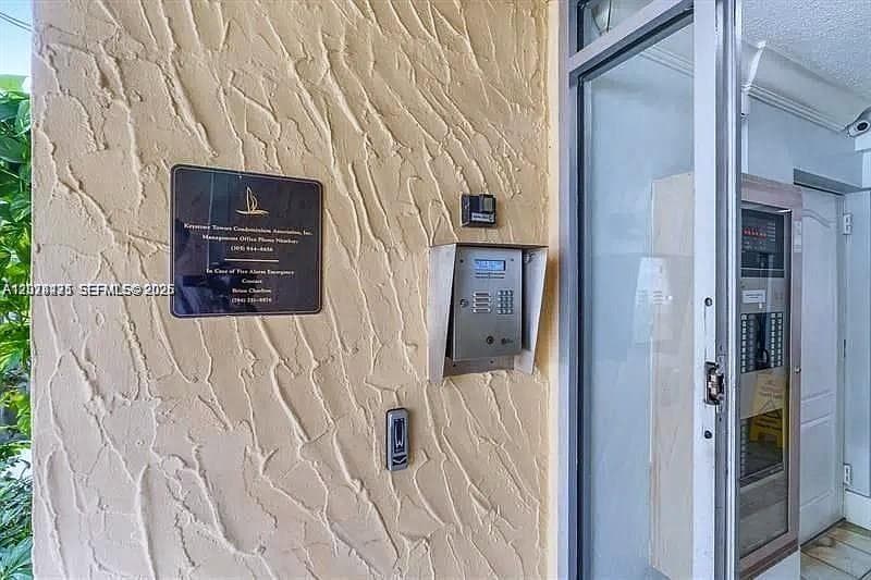 2000 NE 135th St # 609, North Miami, FL 33181 — zdjęcie 2