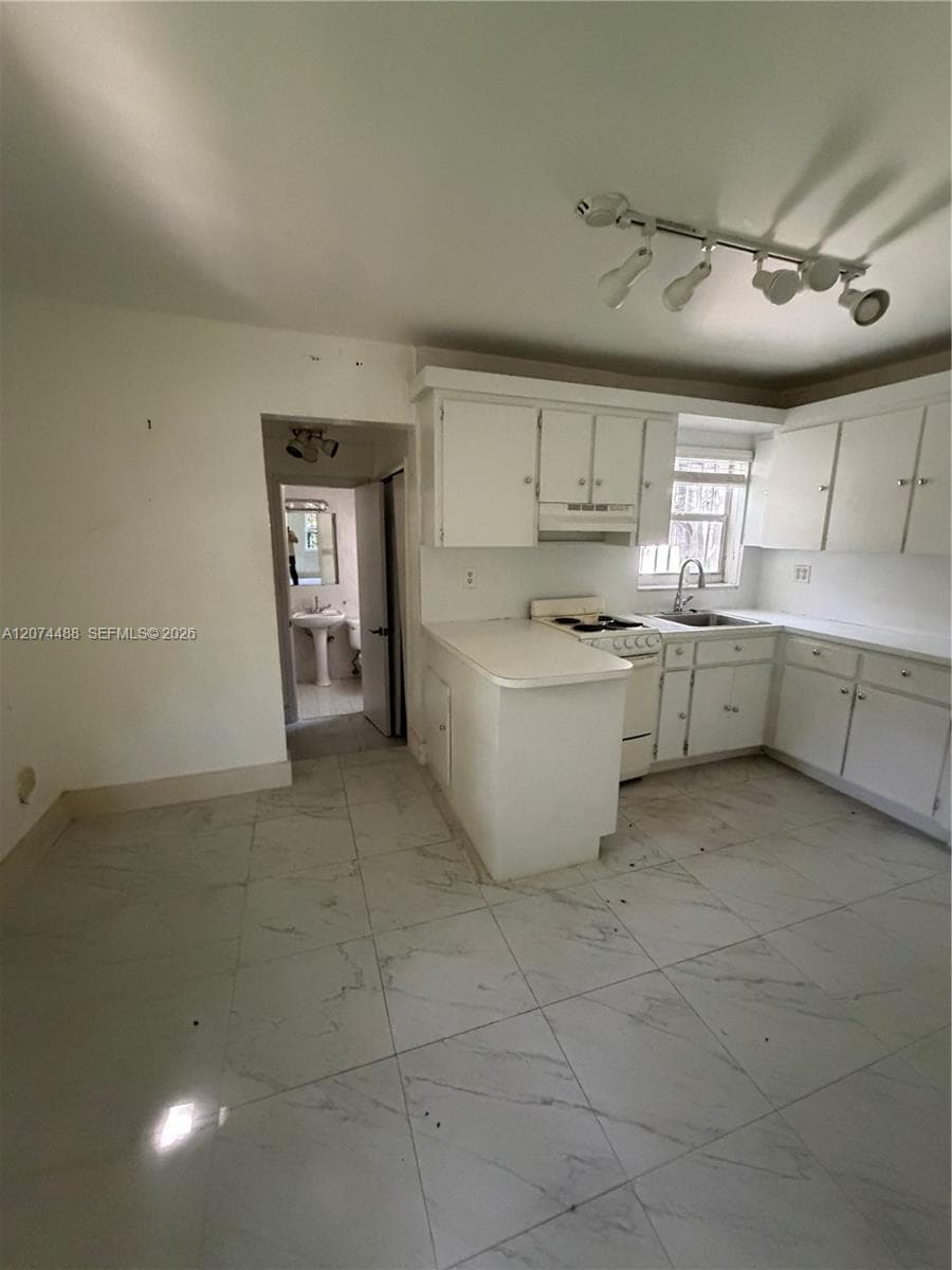 631 NE 60th St # A, Miami, FL 33137 — zdjęcie 4