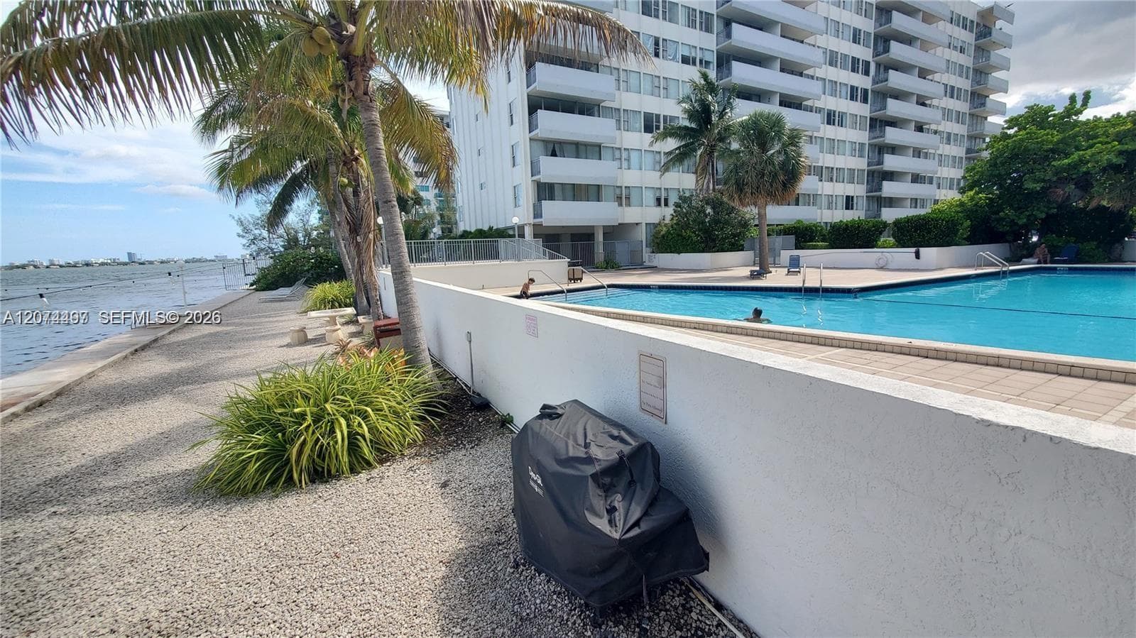 7545 E Treasure Dr # 1A, North Bay Village, FL 33141 — zdjęcie 3