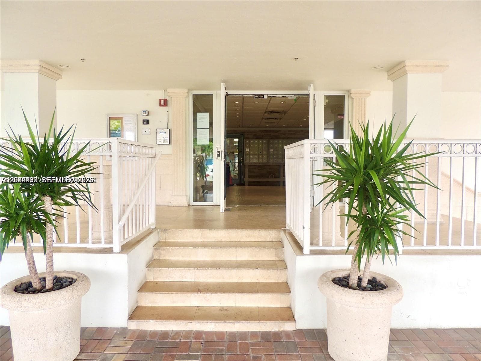 7545 E Treasure Dr # 1A, North Bay Village, FL 33141 — zdjęcie 4
