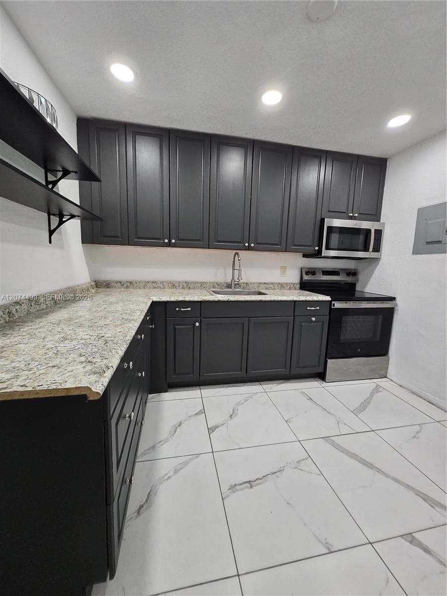 154 NW 14th Way # B, Dania Beach, FL 33004