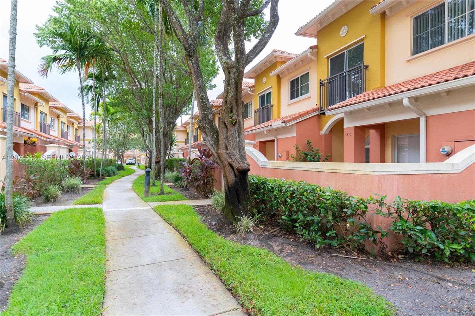 1410 S Santa Catalina Cir, North Lauderdale, FL 33068 — zdjęcie 4