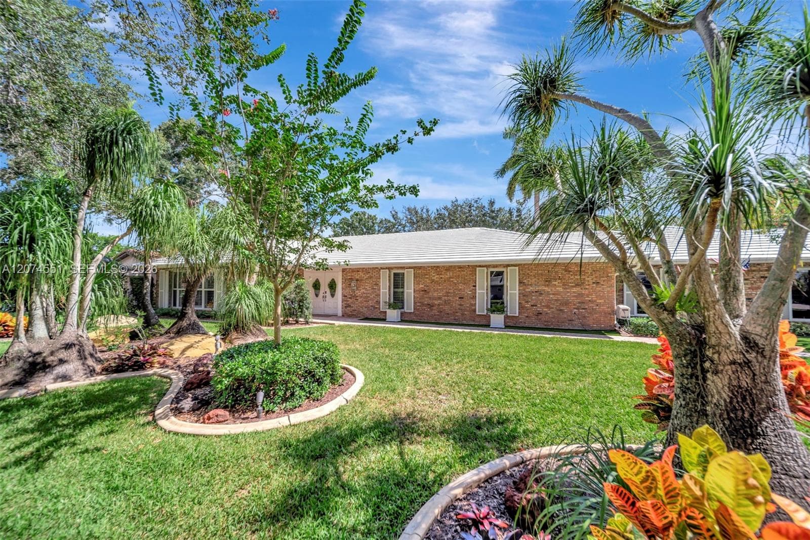 560 W Tropical Way, Plantation, FL 33317 — zdjęcie 3