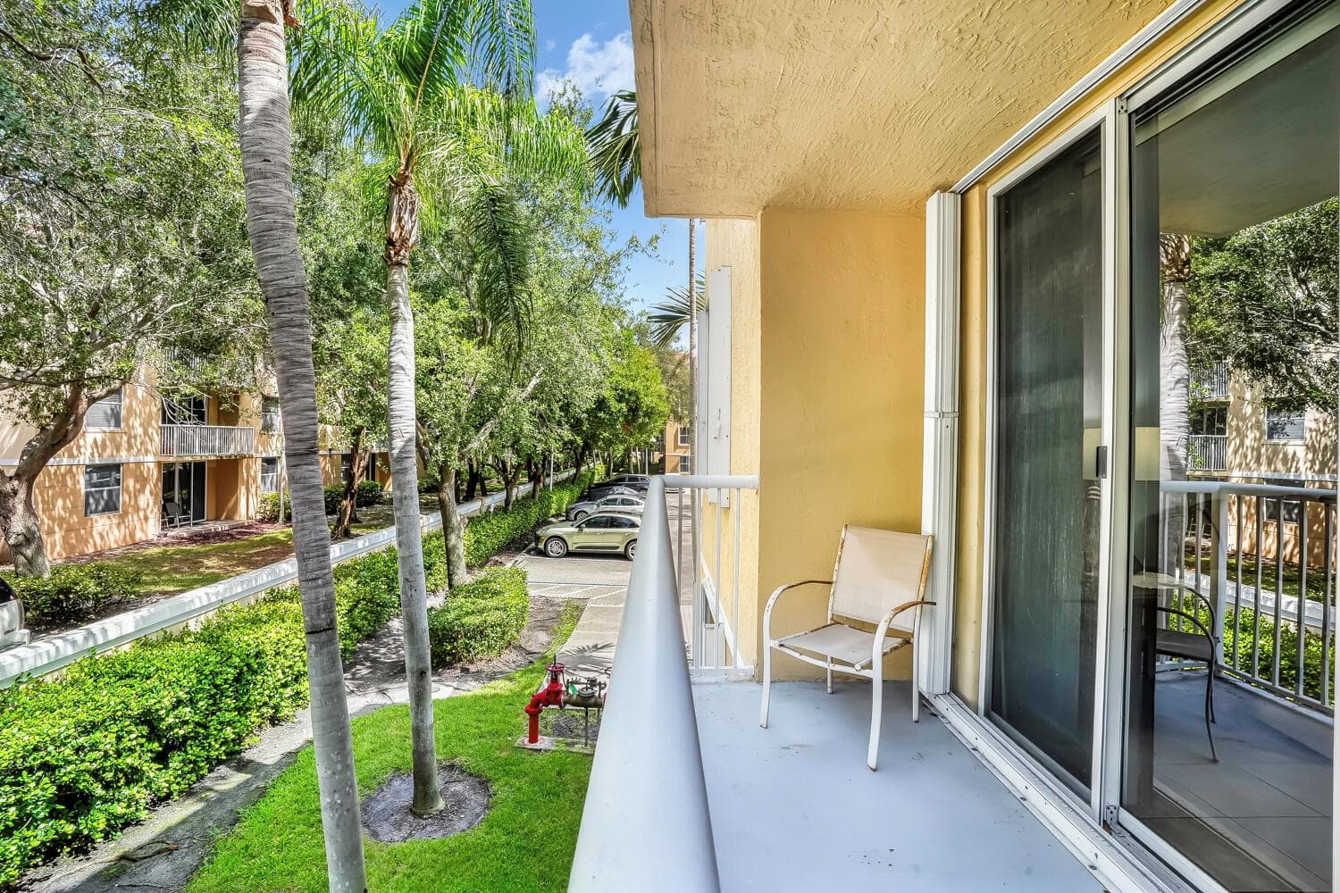 609 E SHERIDAN Street # 208, Dania Beach, FL 33004