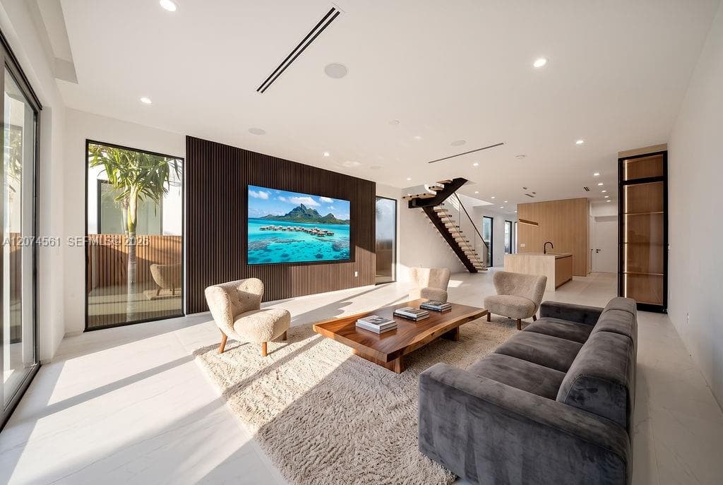 1334 NE 16 Ter, Fort Lauderdale, FL 33304 — zdjęcie 2