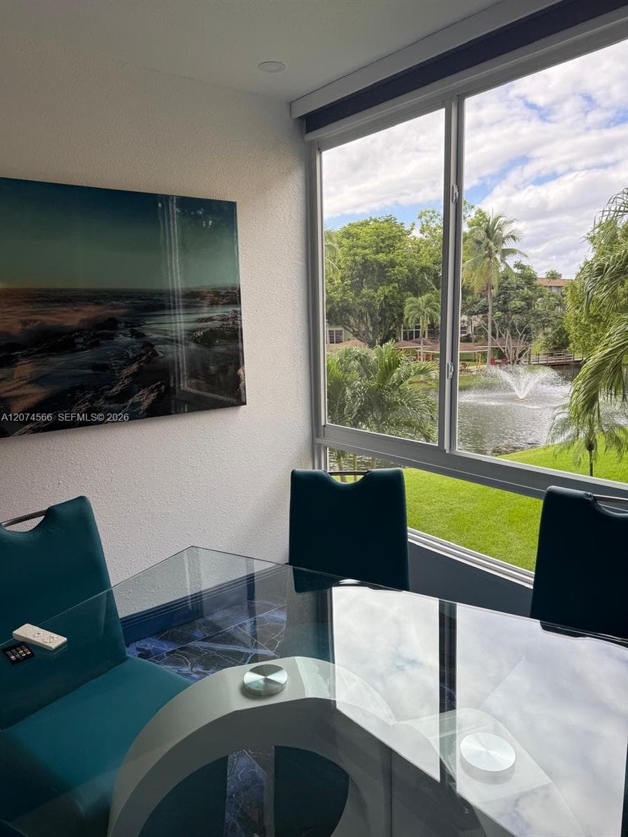 5121 W Oakland Park Blvd # 212, Lauderdale Lakes, FL 33313 — zdjęcie 4
