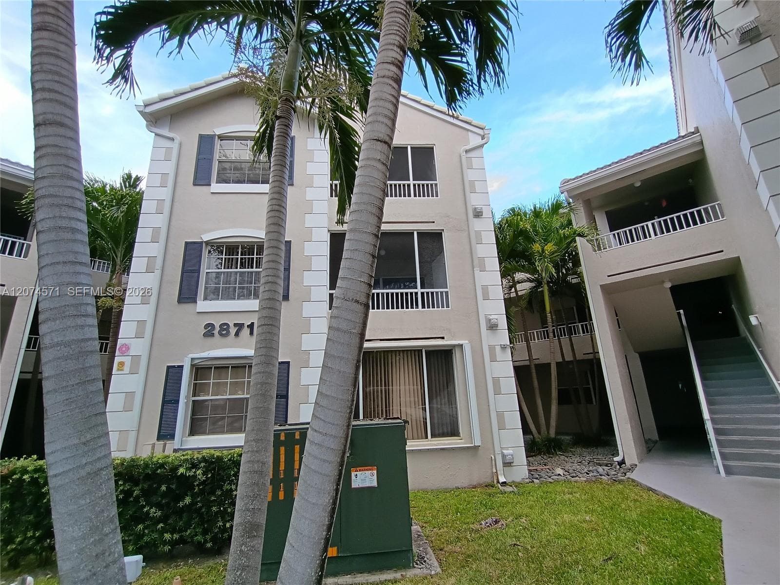 2871 N Oakland Forest Dr # 210, Oakland Park, FL 33309