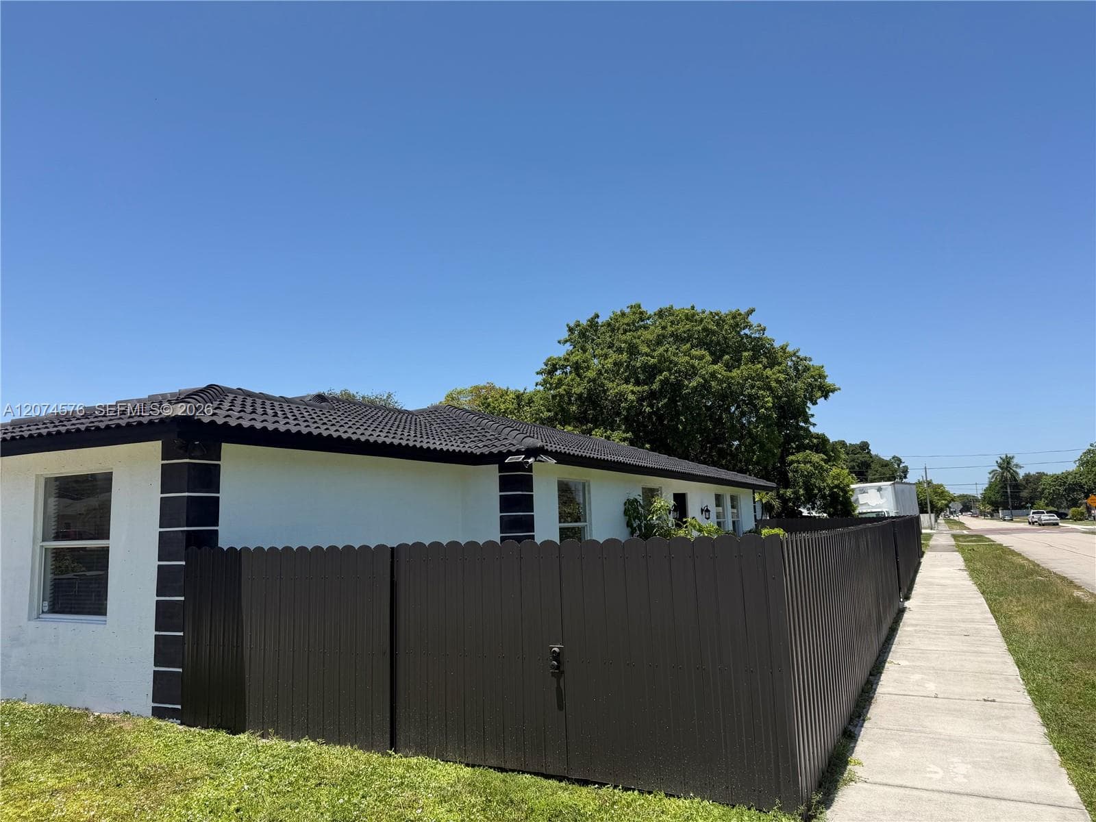 5201 SW 22nd St, West Park, FL 33023 — zdjęcie 2