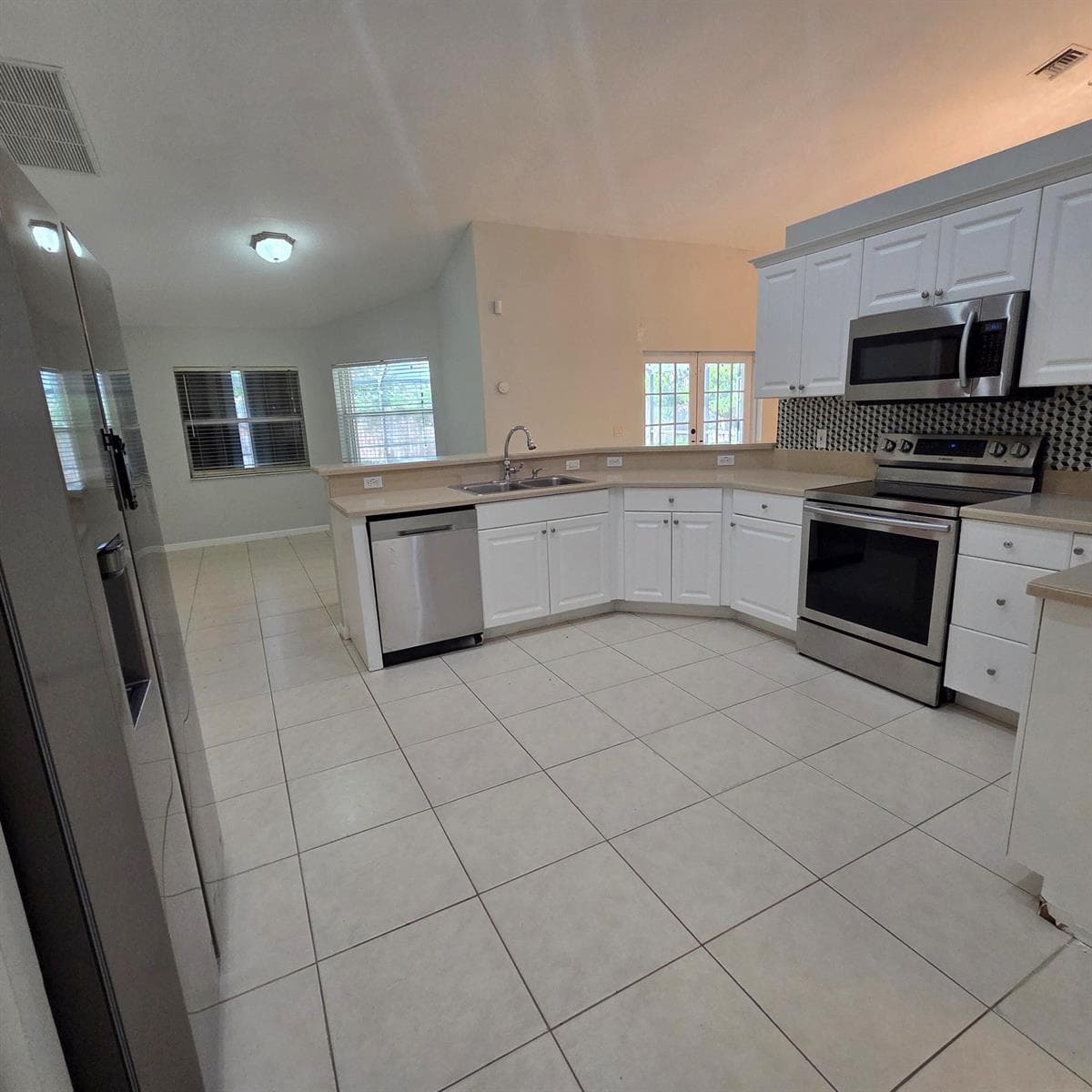 981 SW McCracken Avenue, Port St. Lucie, FL 34953 — zdjęcie 2