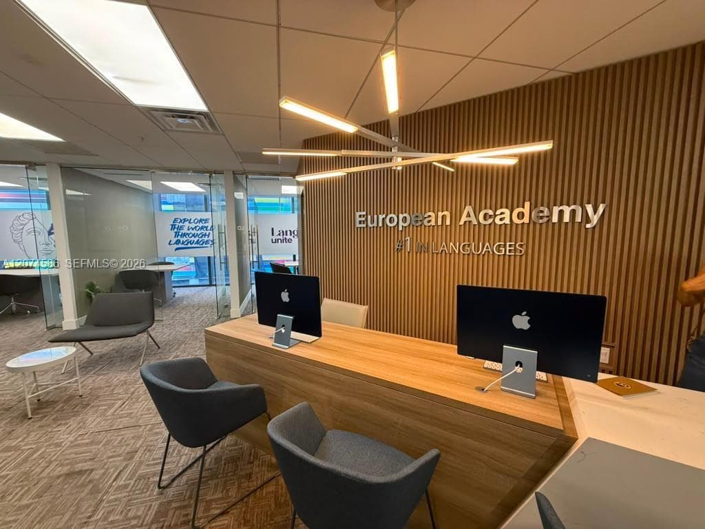 25 SW 9th St # CU-5 suite 201, Miami, FL 33130 — zdjęcie 2