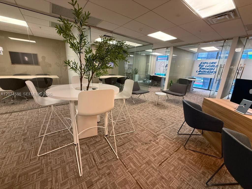 25 SW 9th St # CU-5 suite 201, Miami, FL 33130 — zdjęcie 4