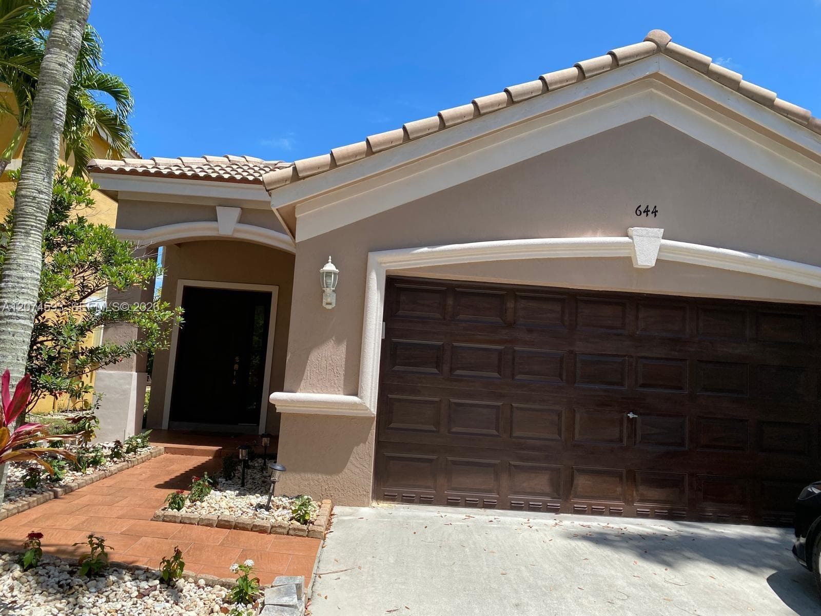 644 Conservation Dr, Weston, FL 33327