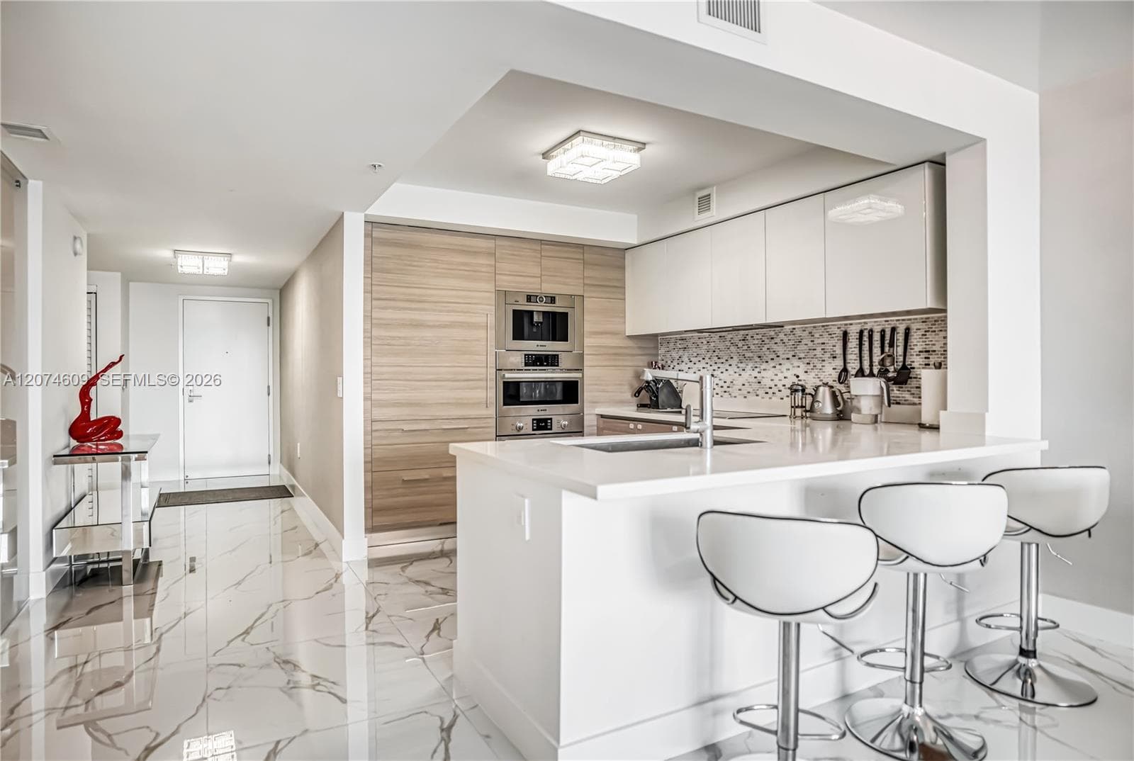 330 Sunny Isles Blvd # 5-906, Sunny Isles Beach, FL 33160 — zdjęcie 2