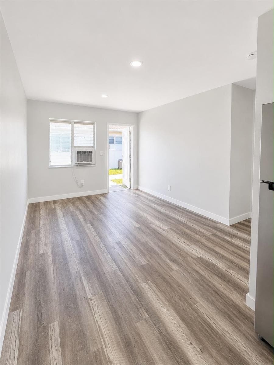 525 NW 5TH Street # 1, Hallandale Beach, FL 33009