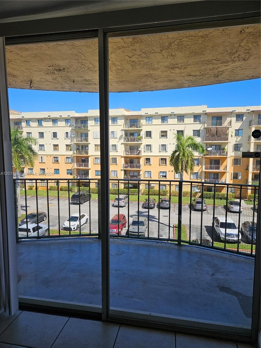 9320 Fontainebleau Blvd # 401, Miami, FL 33172 — zdjęcie 5