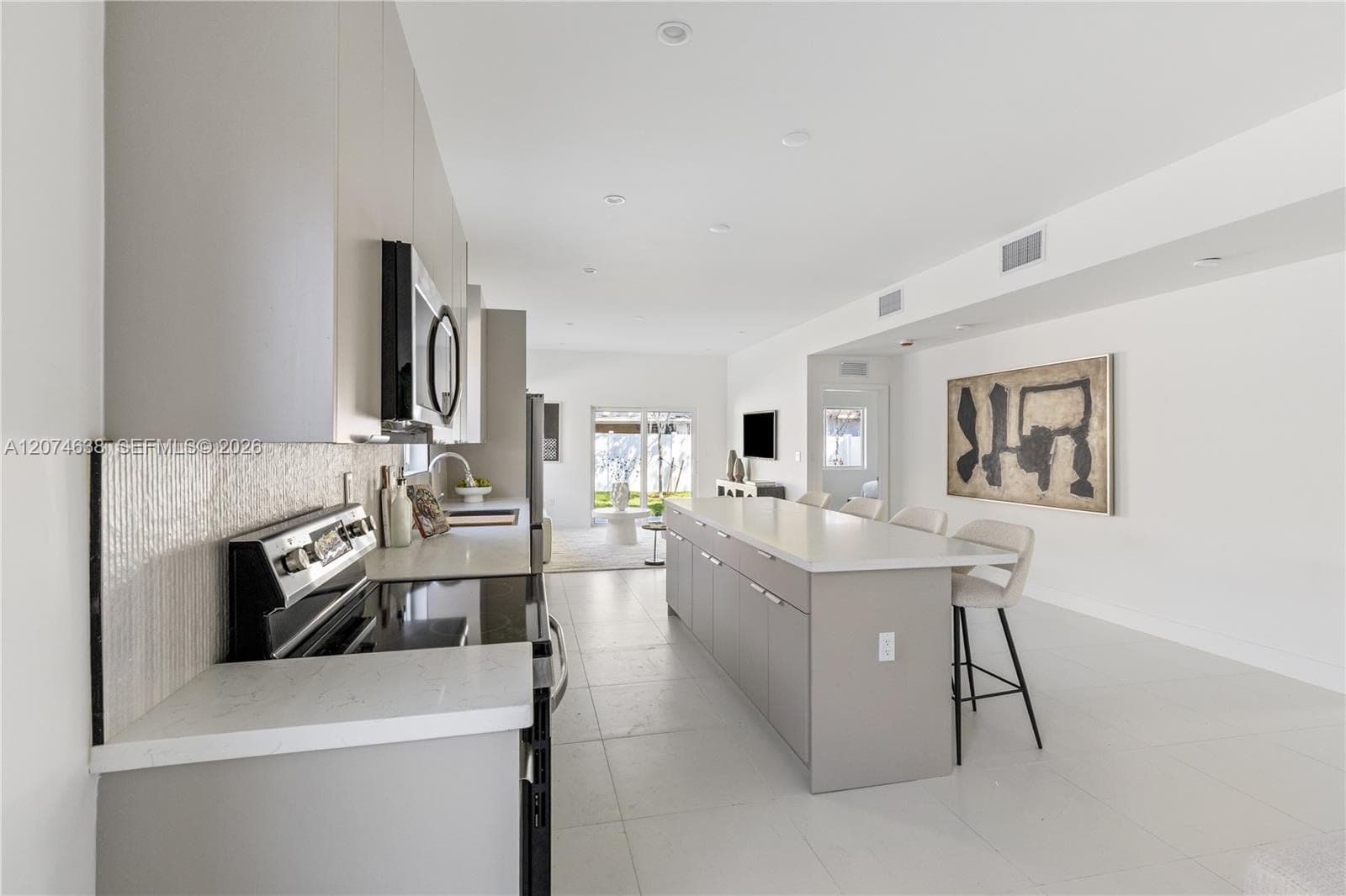 5735 SW 4th St, Miami, FL 33144 — zdjęcie 5