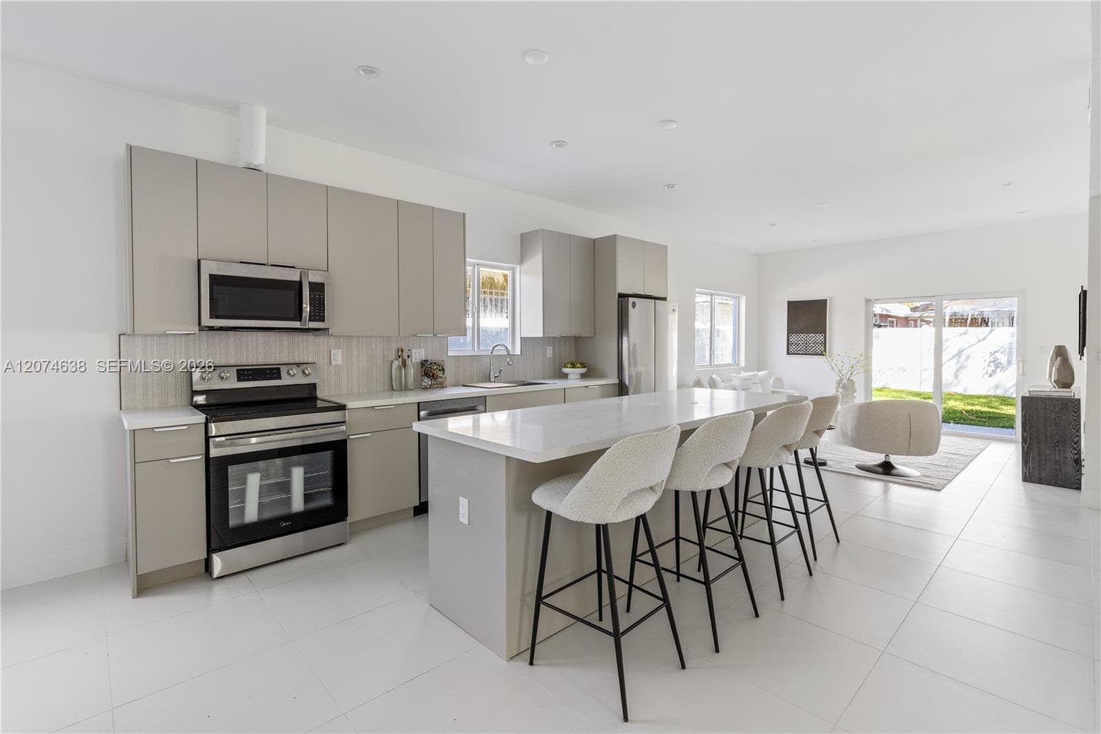 5735 SW 4th St, Miami, FL 33144 — zdjęcie 4