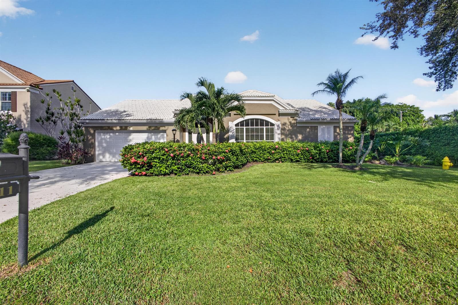 1011 WOODFIELD Circle, Palm Beach Gardens, FL 33418 — zdjęcie 2