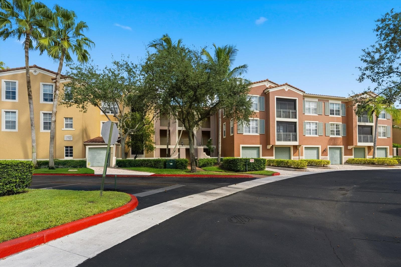 11750 SAINT ANDREWS Place # 303, Wellington, FL 33414