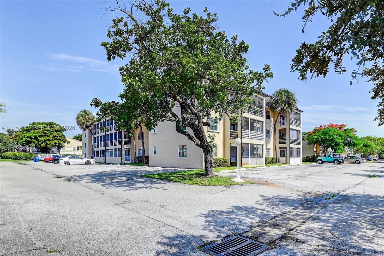 2700 Riverside Dr # 303-B, Coral Springs, FL 33065 — zdjęcie 3