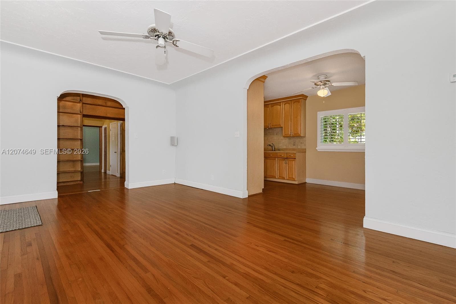 989 Eastward Dr, Miami Springs, FL 33166 — zdjęcie 4