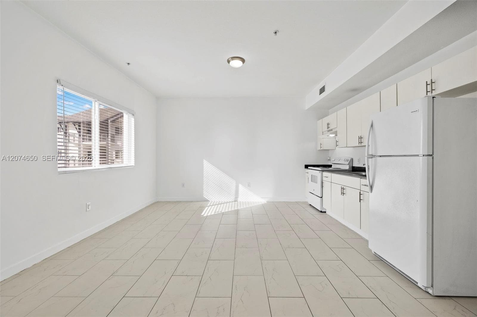 405 E 7th St # 203, Hialeah, FL 33010 — zdjęcie 3