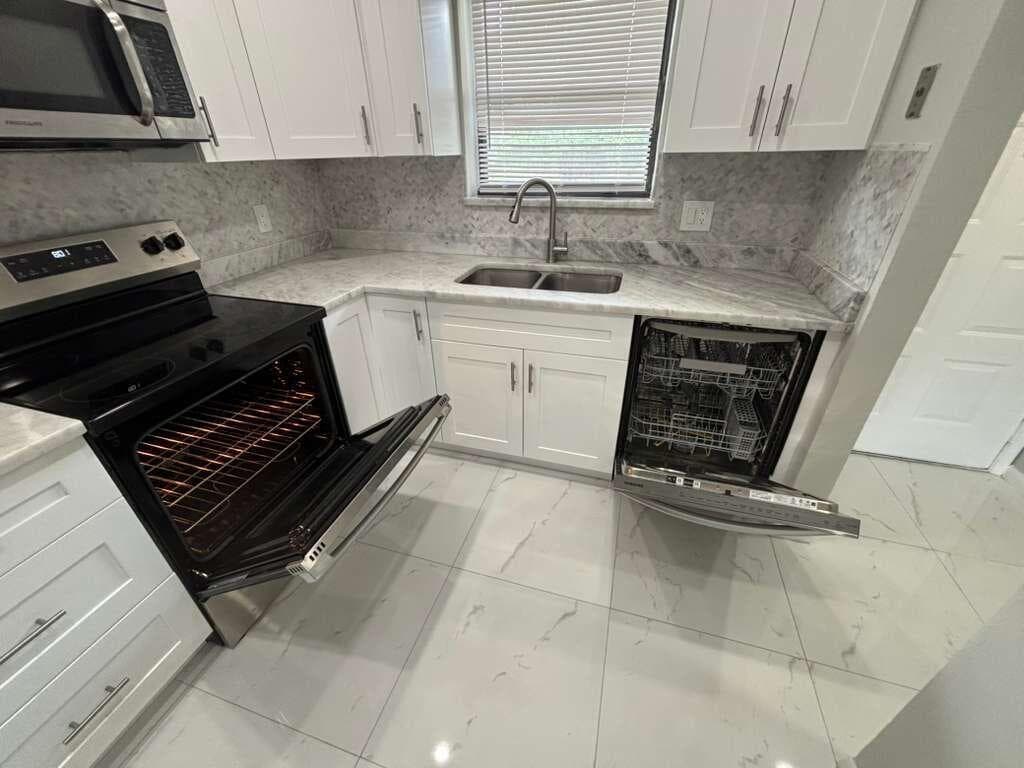 21913 Lake Forest Circle # 201, Boca Raton, FL 33433