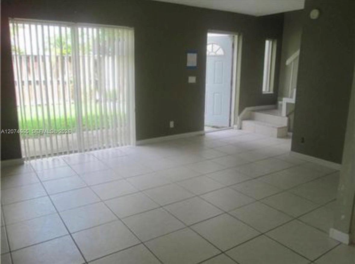 5810 NW 22nd St # 21-B, Lauderhill, FL 33313 — zdjęcie 2