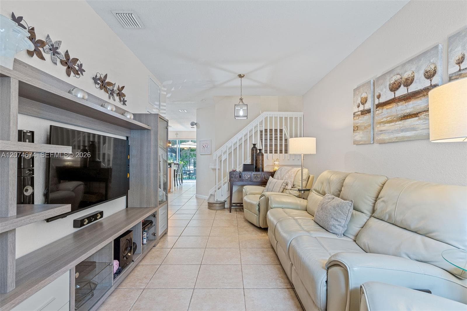 1034 NE 30th Ave, Homestead, FL 33033 — zdjęcie 2