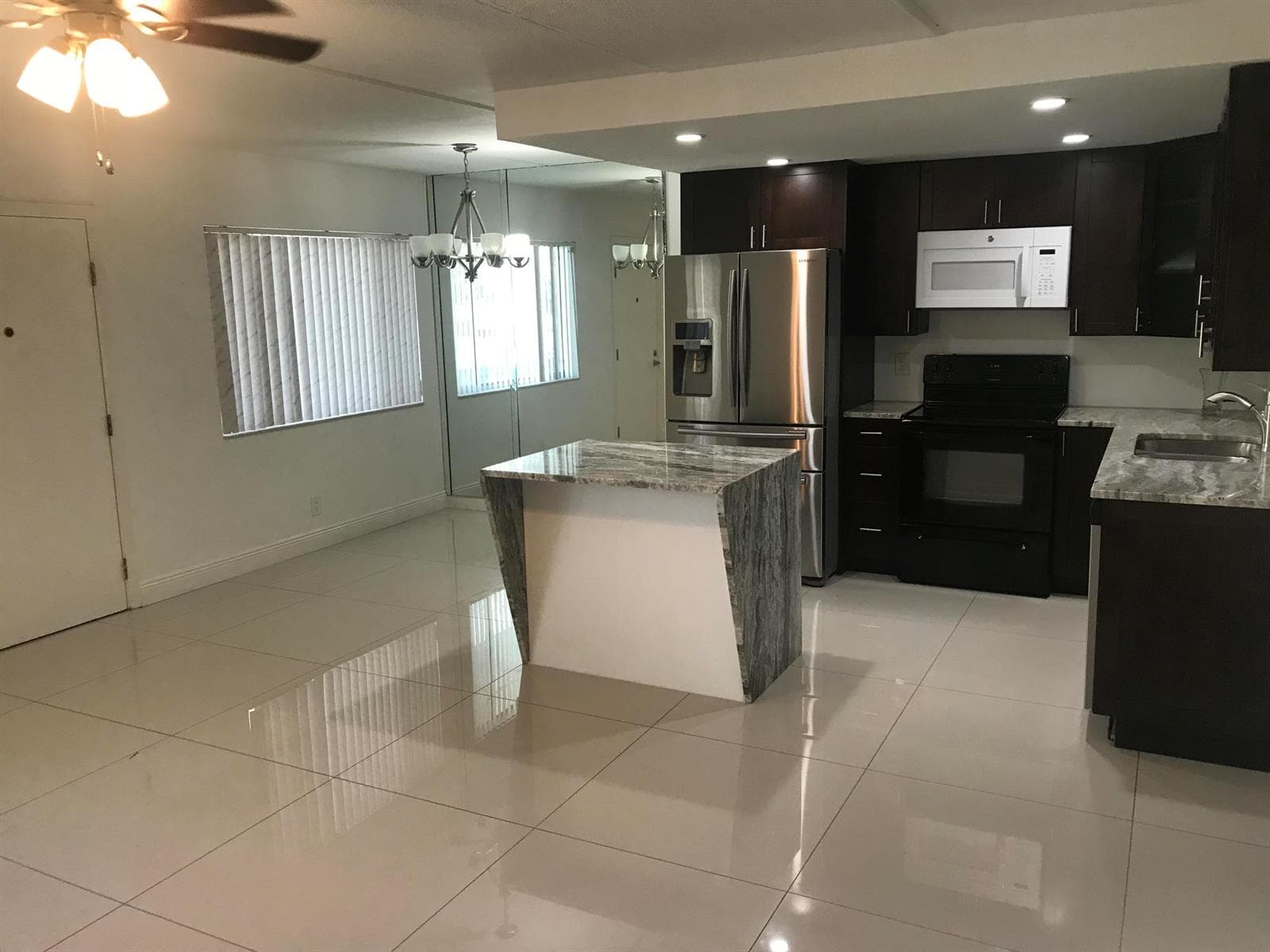 2000 SPRINGDALE Boulevard # 210, Palm Springs, FL 33461 — zdjęcie 3