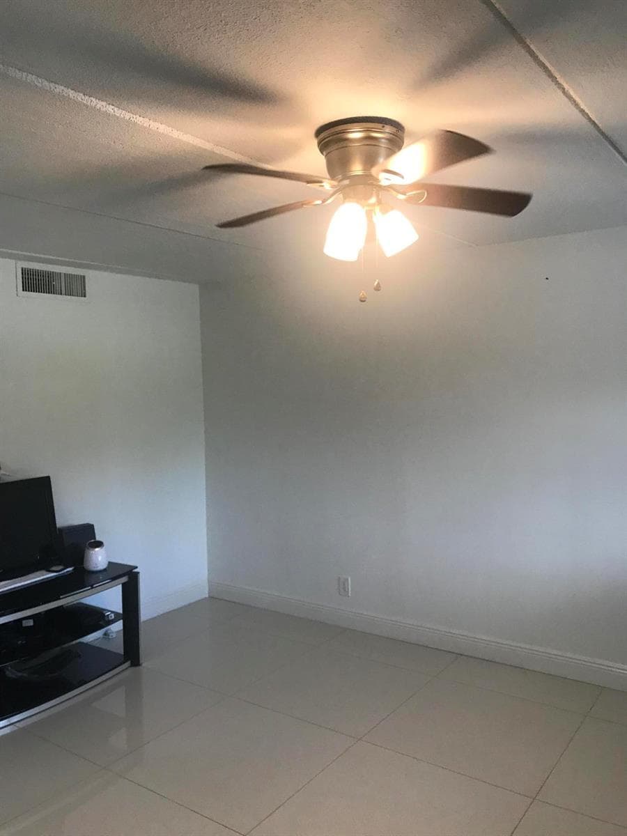 2000 SPRINGDALE Boulevard # 210, Palm Springs, FL 33461 — zdjęcie 5