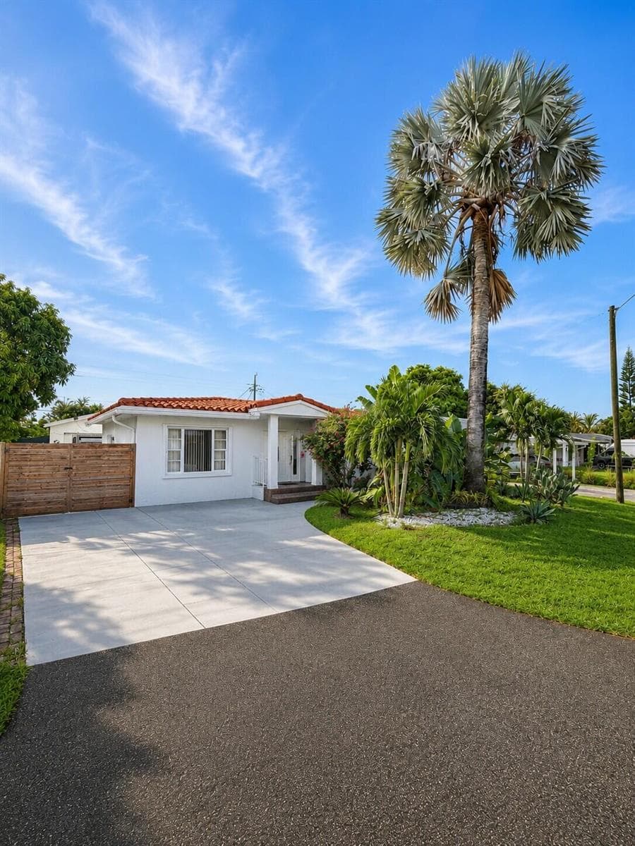 4730 NE 3rd Avenue, Oakland Park, FL 33334