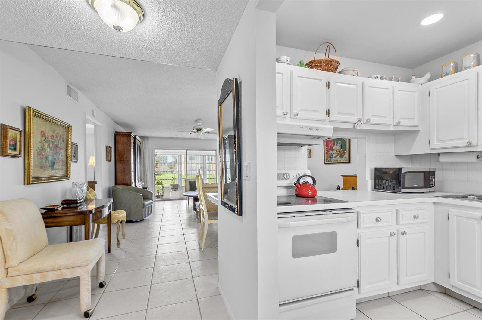 144 LAKE CAROL Drive, West Palm Beach, FL 33411 — zdjęcie 2