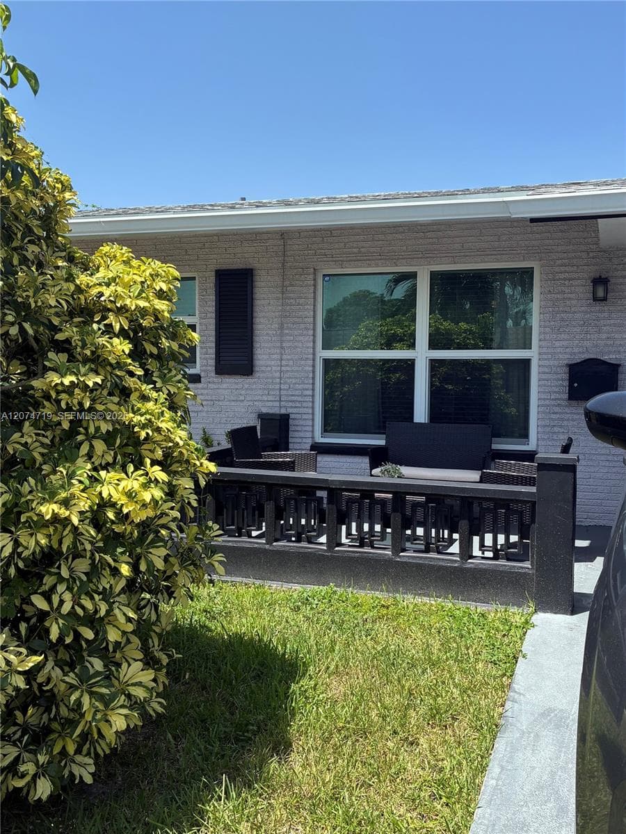 5721 NW 64th Way, Tamarac, FL 33321 — zdjęcie 2