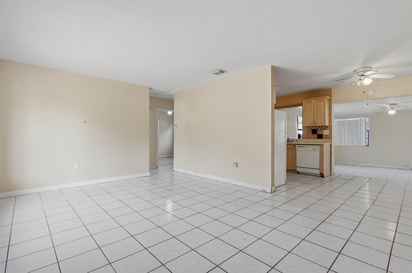 980 NW 183RD Street, Miami Gardens, FL 33169 — zdjęcie 4