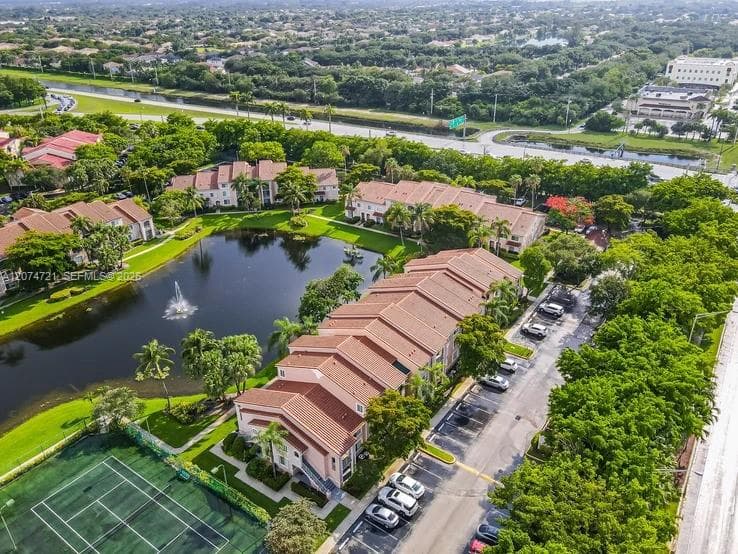 12166 Saint Andrews Pl # 104, Miramar, FL 33025 — zdjęcie 2