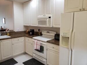 27 HARBOUR ISLE Drive W # 305, Fort Pierce, FL 34949 — zdjęcie 4