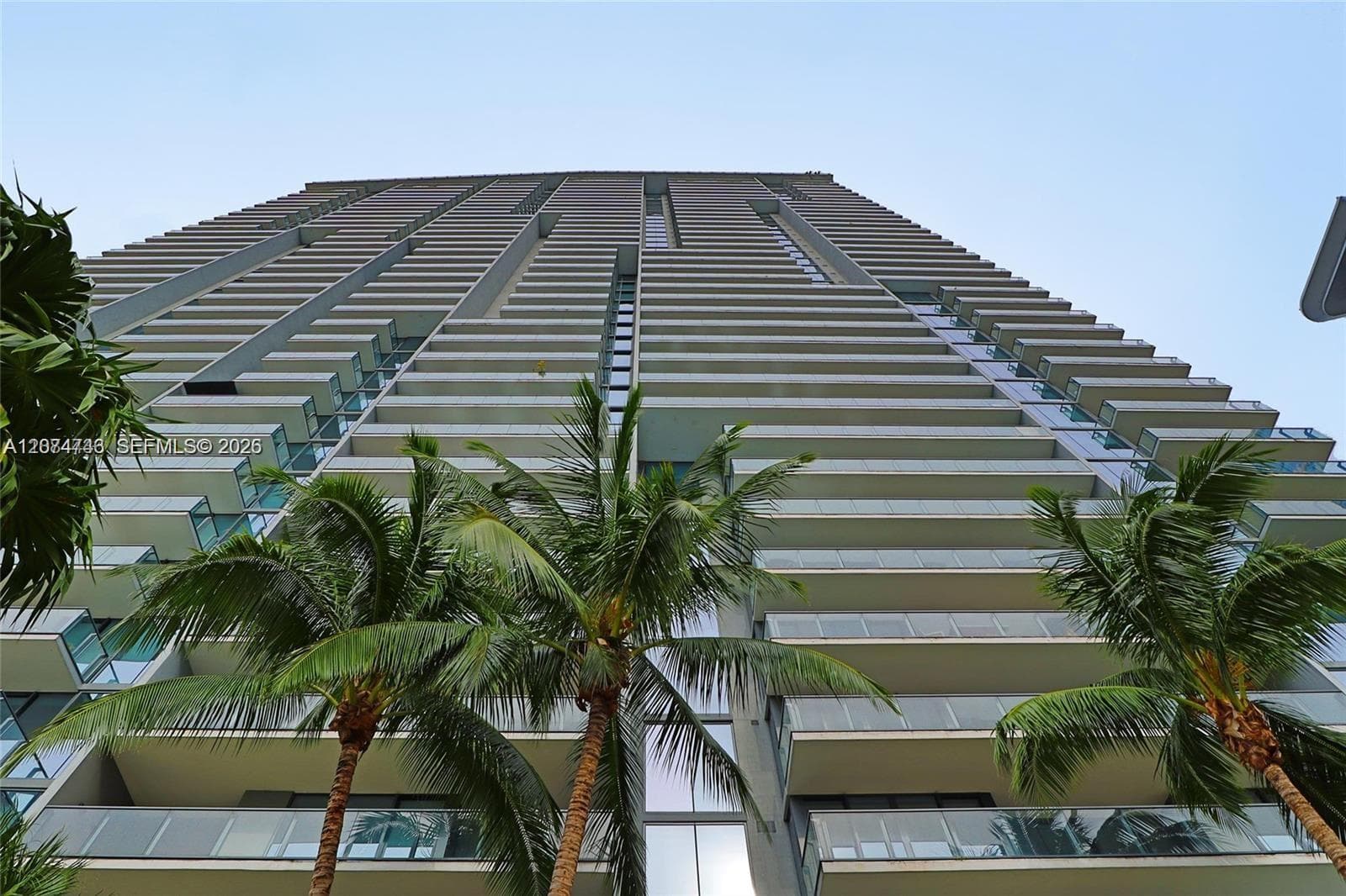 68 SE 6th St # 1008, Miami, FL 33131