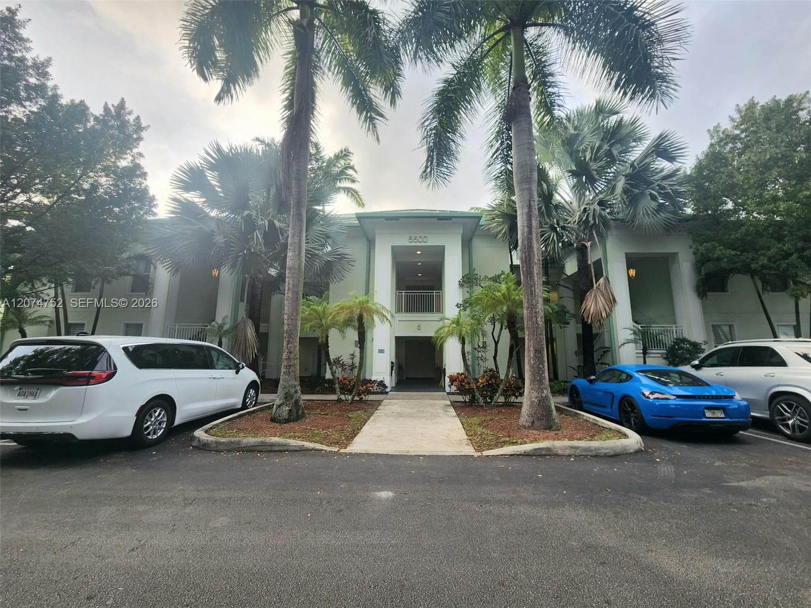 5300 NW 87th Ave # 614, Doral, FL 33178
